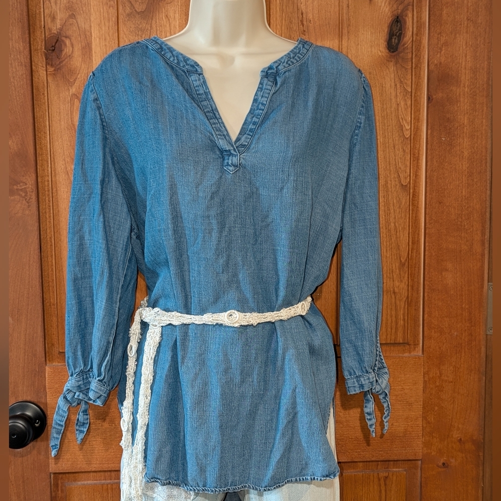 LOFT Blue Denim Tunic with Tie Sleeves‎